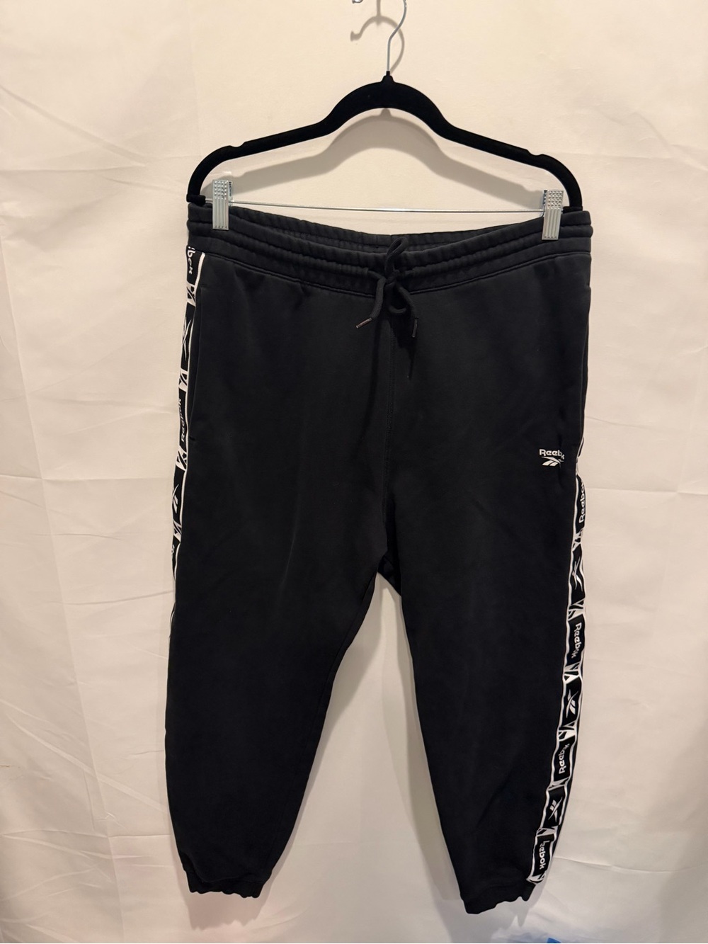Men’s Reebok sportswear fit training pants.size Large.athletic,lounge,classic